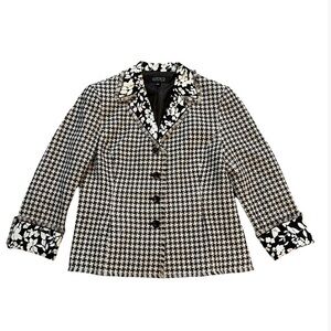 KASPER Gorgeous Tweed Houndstooth Blazer With Floral Details and Fringe Hem